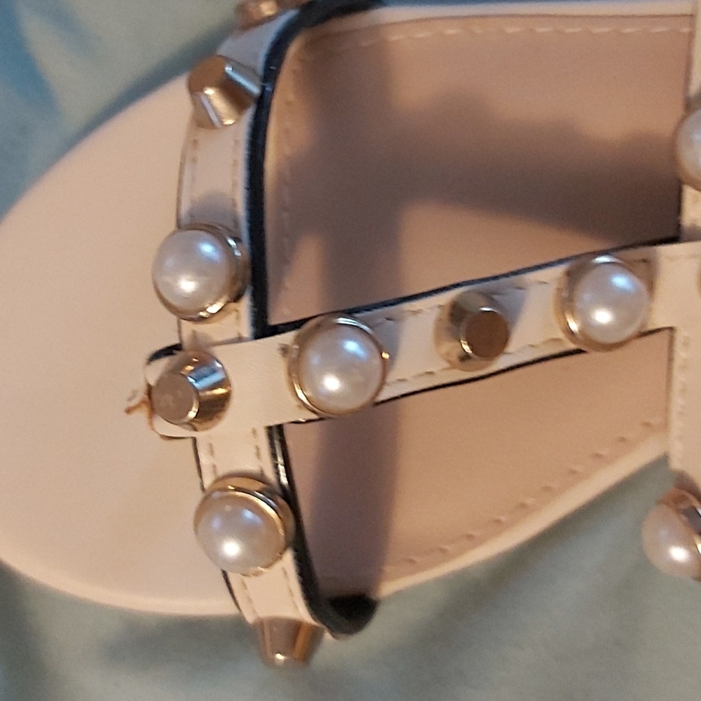 Steve Madden Pearl-Embellished Nude and Black T-Strap Sandals - Picture 8 of 11